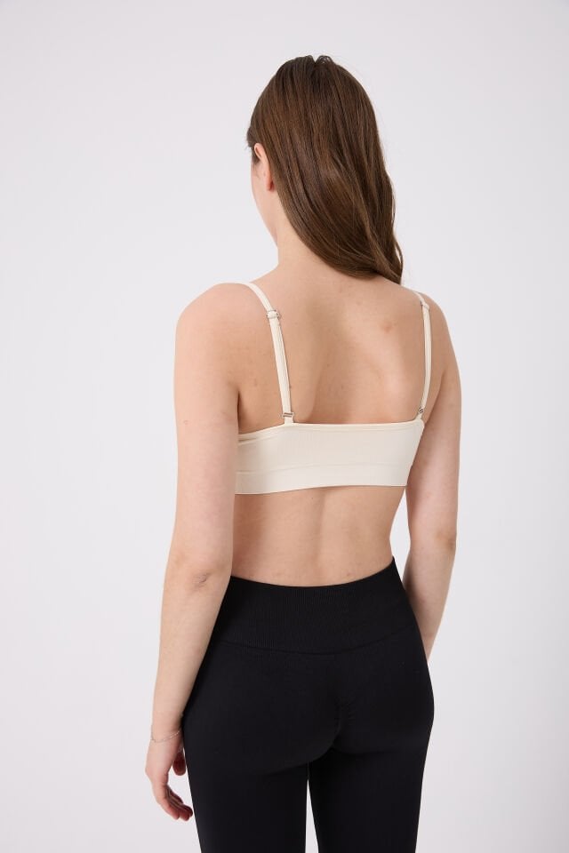 İrin Model İnce Askılı Pedli Toparlayıcı Spor Büstiyer