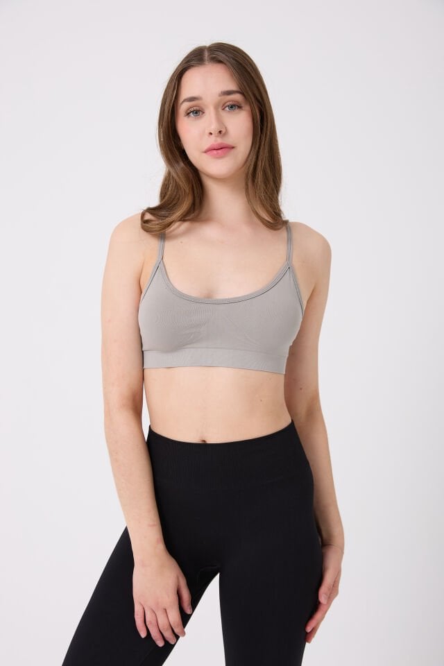 İrin Model İnce Askılı Pedli Toparlayıcı Spor Büstiyer