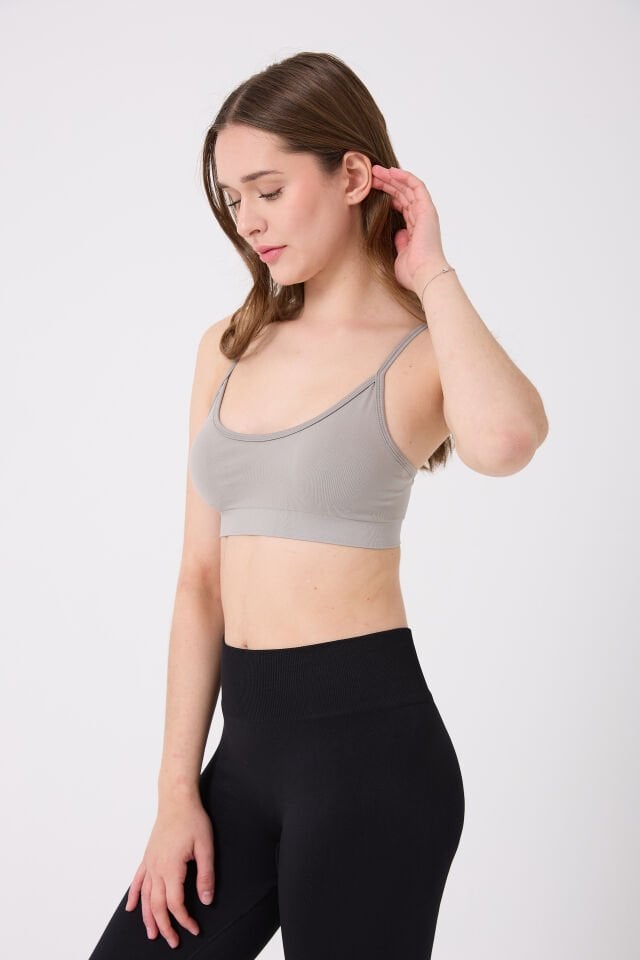 İrin Model İnce Askılı Pedli Toparlayıcı Spor Büstiyer