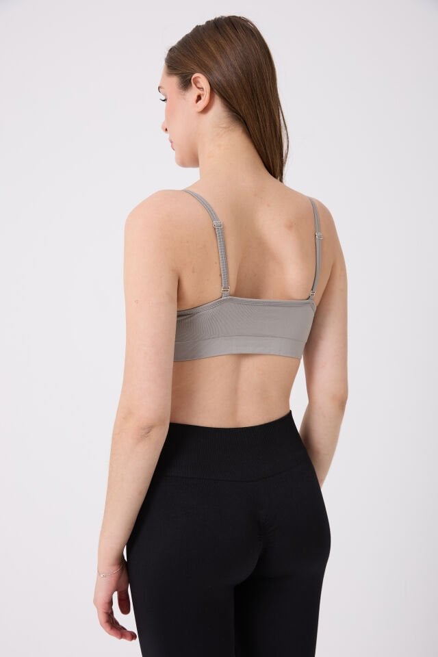 İrin Model İnce Askılı Pedli Toparlayıcı Spor Büstiyer