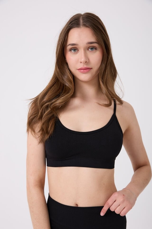 İrin Model İnce Askılı Pedli Toparlayıcı Spor Büstiyer