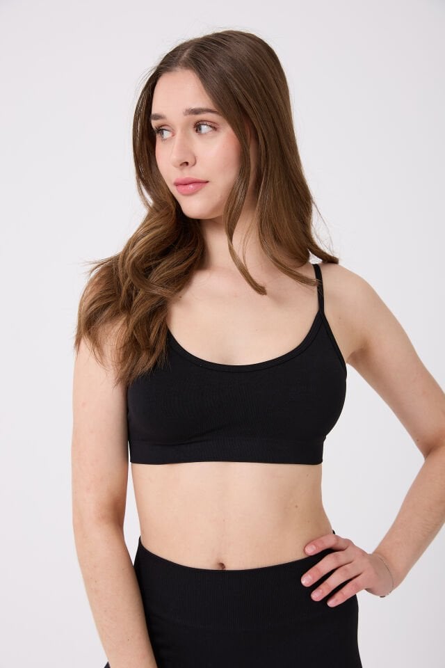 İrin Model İnce Askılı Pedli Toparlayıcı Spor Büstiyer